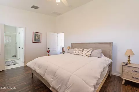 748 E Harwell Rd, Phoenix, AZ 85042 photo 25