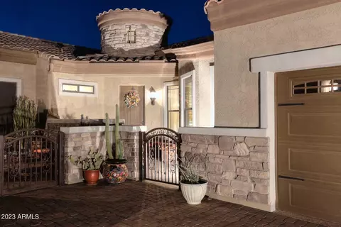 1852 N Red Clf, Mesa, AZ 85207 photo 2