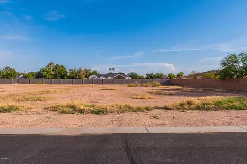 1653 E Laurel Cir #4, Mesa, AZ 85203