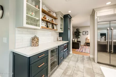 Kitchen - 5126 E Flower St, Phoenix, AZ 85018 photo 6 of 7