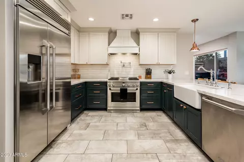 Kitchen - 5126 E Flower St, Phoenix, AZ 85018 photo 2 of 7