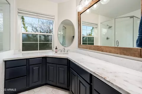 Bath - 5126 E Flower St, Phoenix, AZ 85018 photo 4 of 6