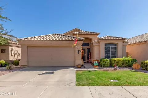 17157 N Winding Trl, Surprise, AZ 85374