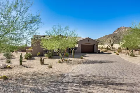 2552 N Calderon Cir, Mesa, AZ 85207