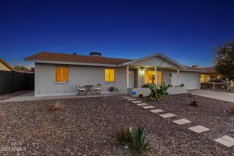 7725 W Clayton Dr, Phoenix, AZ 85033