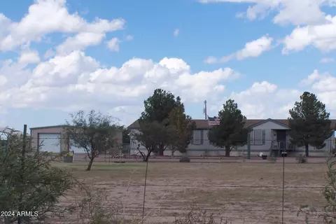3750 W Hedges Rd, Elfrida, AZ 85610