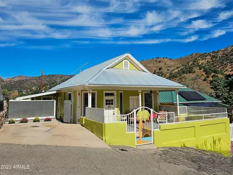111 Higgins Hl, Bisbee, AZ 85603
