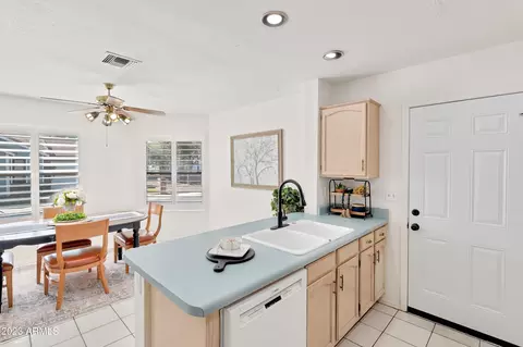 140 E Danbury Rd, Phoenix, AZ 85022 photo 17