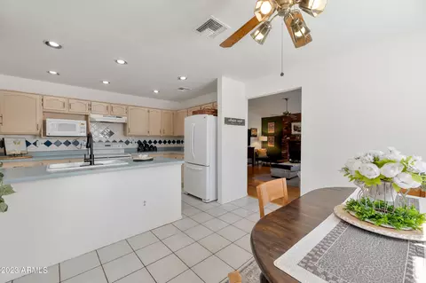140 E Danbury Rd, Phoenix, AZ 85022 photo 14