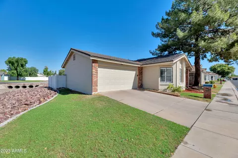 140 E Danbury Rd, Phoenix, AZ 85022 photo 2