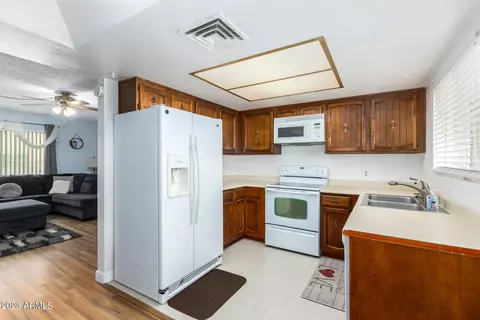 10411 N 11th Ave #13, Phoenix, AZ 85021 photo 9