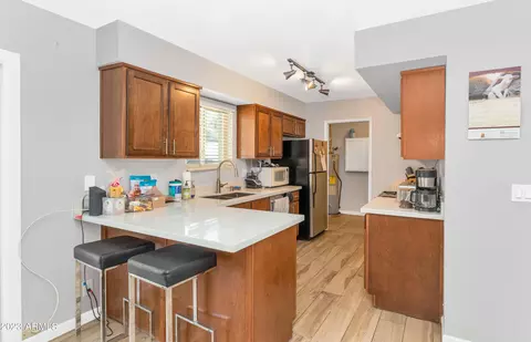 4137 E Cannon Dr, Phoenix, AZ 85028 photo 9