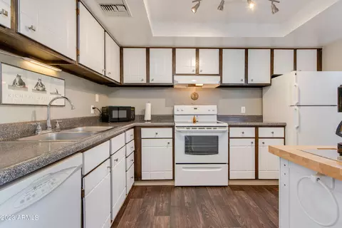 4201 E Camelback Rd #81, Phoenix, AZ 85018 photo 9