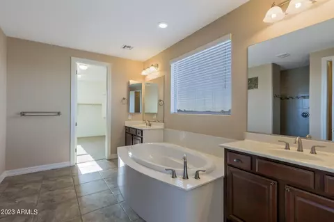 Bath - 4729 S Quantum Way, Mesa, AZ 85212 photo 1 of 7