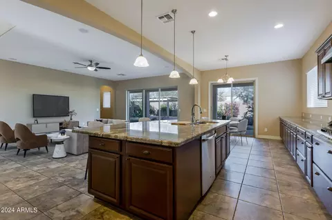 Kitchen - 4729 S Quantum Way, Mesa, AZ 85212 photo 3 of 4