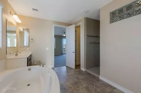 Bath - 4729 S Quantum Way, Mesa, AZ 85212 photo 2 of 7