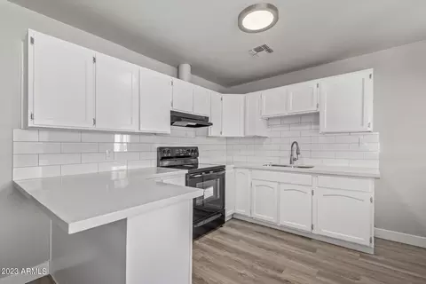 3116 N 37th Dr, Phoenix, AZ 85019 photo 8