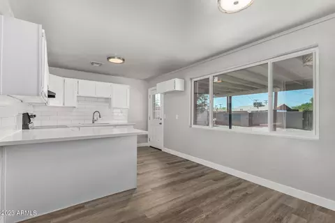 3116 N 37th Dr, Phoenix, AZ 85019 photo 6