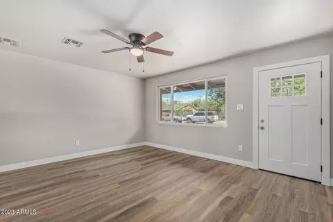 3116 N 37th Dr, Phoenix, AZ 85019 photo 3