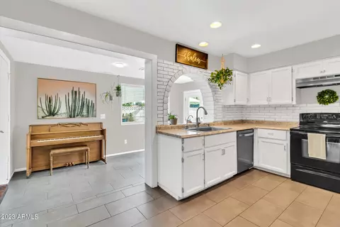4101 E Campo Bello Dr, Phoenix, AZ 85032 photo 9