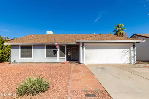 214 W Oraibi Dr, Phoenix, AZ 85027