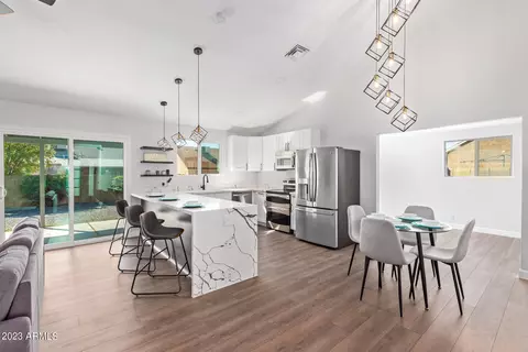 5541 W Shangri La Rd, Glendale, AZ 85304