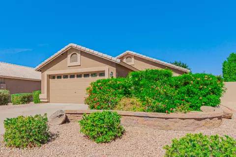 140 W Betsy Ln, Gilbert, AZ 85233