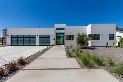 4002 E Avalon Dr, Phoenix, AZ 85018 photo 2