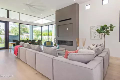 4002 E Avalon Dr, Phoenix, AZ 85018 photo 3