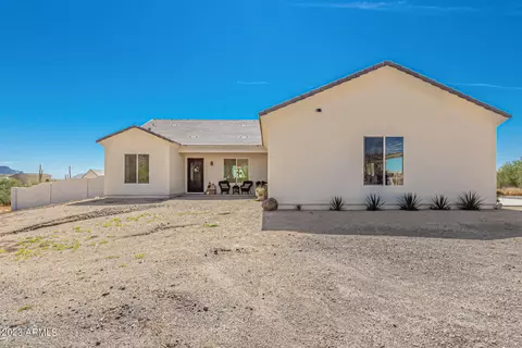 48425 N 13th Ave, New River, AZ 85087