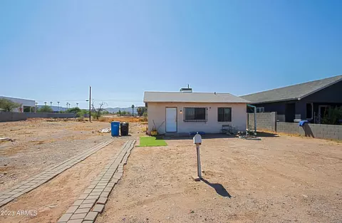 2819 E Pueblo Ave, Phoenix, AZ 85040
