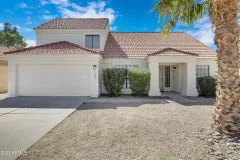 1207 E Redfield Rd, Gilbert, AZ 85234