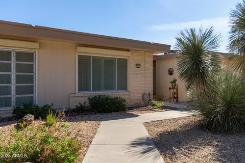 10017 W Hutton Dr, Sun City, AZ 85351