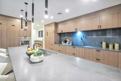 2415 E Lincoln Cir, Phoenix, AZ 85016 photo 9