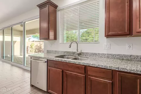 817 E Constance Way, Phoenix, AZ 85042 photo 13
