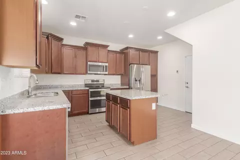 817 E Constance Way, Phoenix, AZ 85042 photo 9