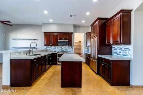 10616 E Hillview St, Mesa, AZ 85207 photo 4