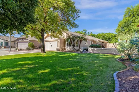 1350 N Blackstone Dr, Chandler, AZ 85224