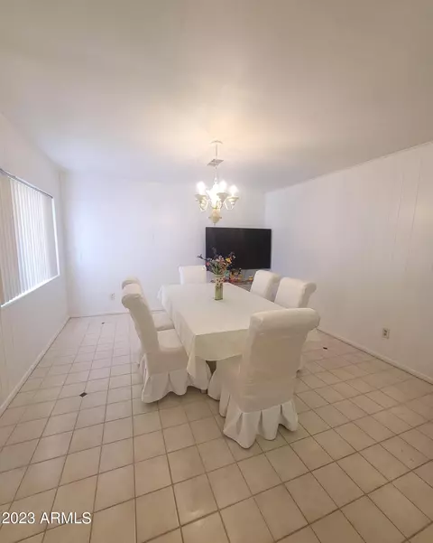 4207 W Echo Ln, Phoenix, AZ 85051 photo 7
