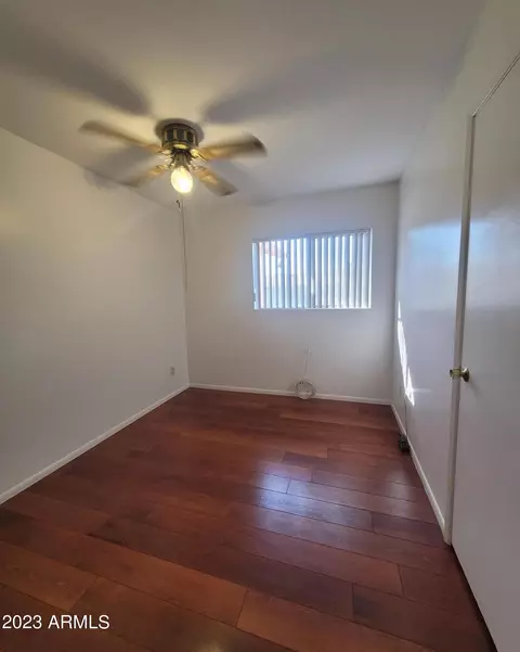 4207 W Echo Ln, Phoenix, AZ 85051 photo 11