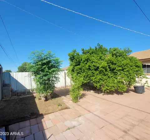4207 W Echo Ln, Phoenix, AZ 85051 photo 24
