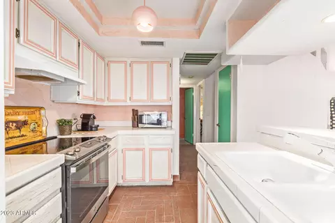 877 E Lola Dr, Phoenix, AZ 85022 photo 9