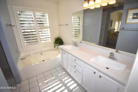 4301 E Siesta Ln, Phoenix, AZ 85050 photo 11