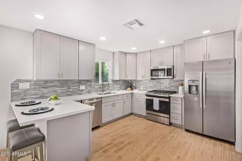 733 E Fordham Dr, Tempe, AZ 85283 photo 4
