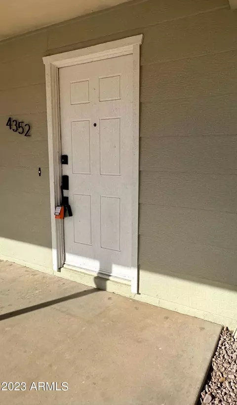 4352 E Coconino St, Phoenix, AZ 85044 photo 3