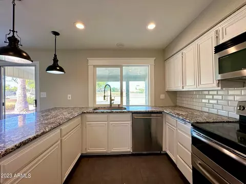 4352 E Coconino St, Phoenix, AZ 85044 photo 10