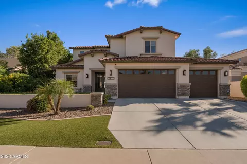 5821 W Del Lago Cir, Glendale, AZ 85308