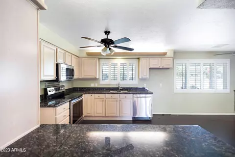 8443 N 17th Dr, Phoenix, AZ 85021 photo 13