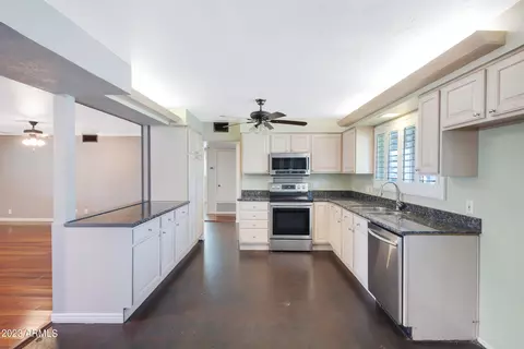 8443 N 17th Dr, Phoenix, AZ 85021 photo 11