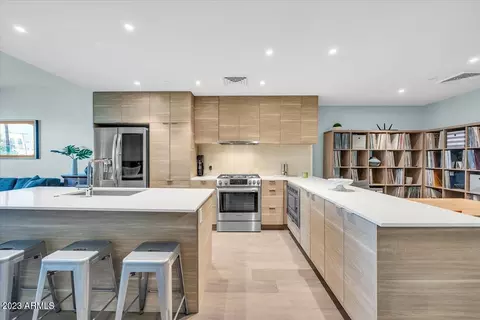2300 E Campbell Ave #321, Phoenix, AZ 85016